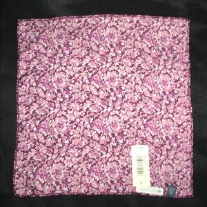 RYAN SEACREST DISTINCTION Pocket Square (NEW)